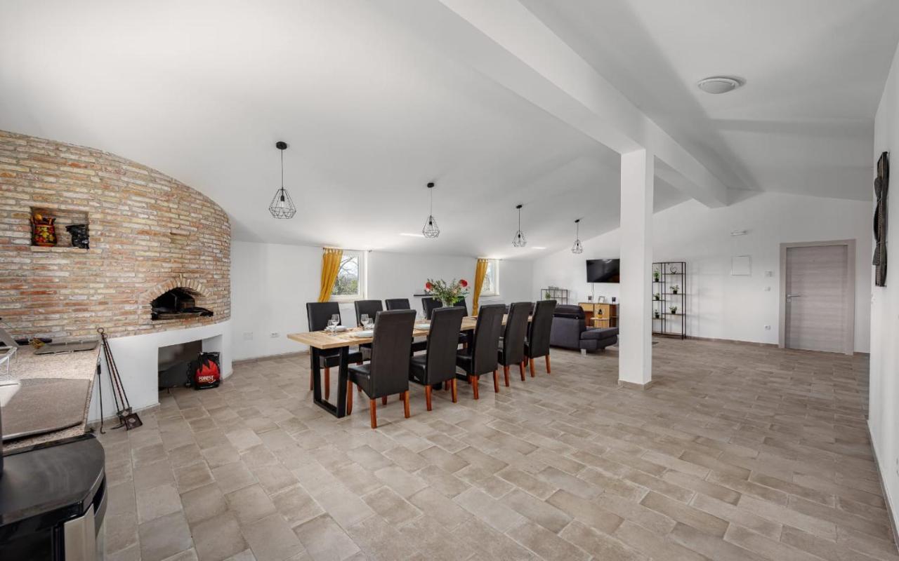 Apartments Valeria Divšići Eksteriør bilde