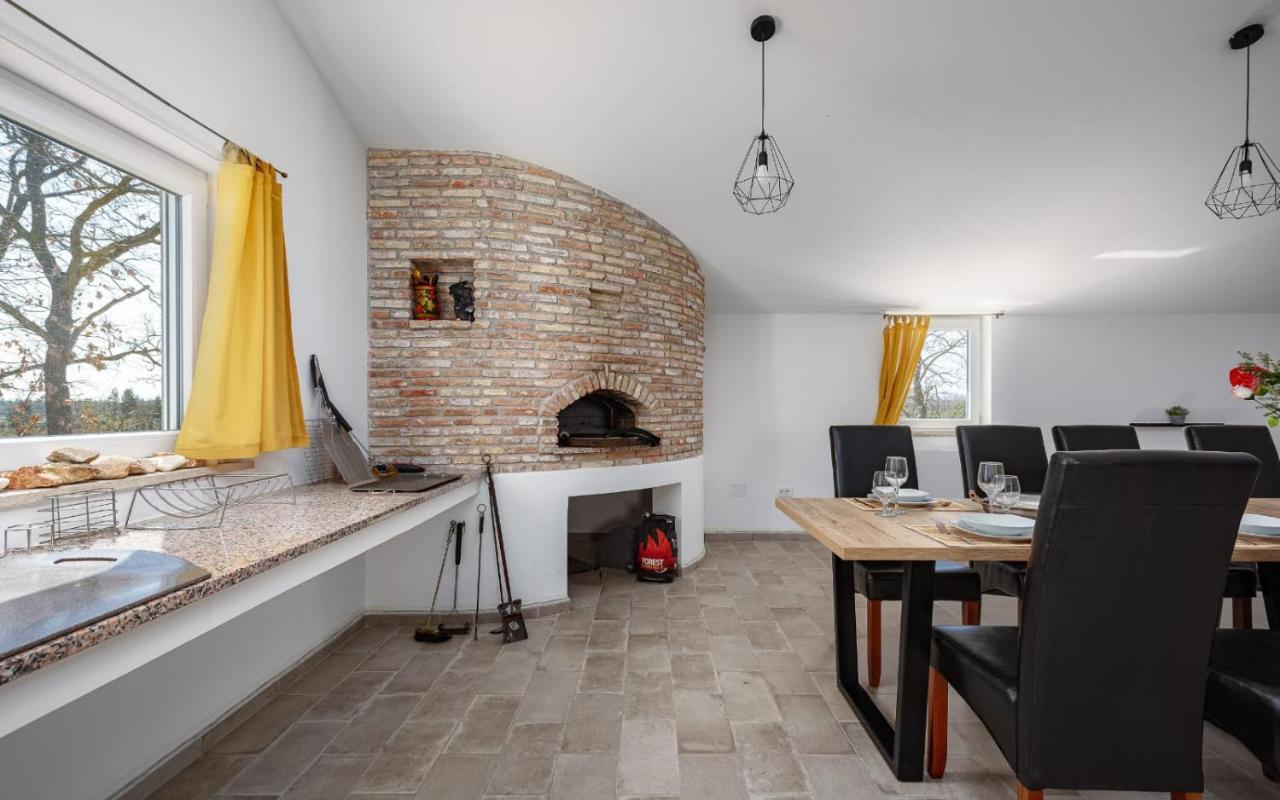 Apartments Valeria Divšići Eksteriør bilde