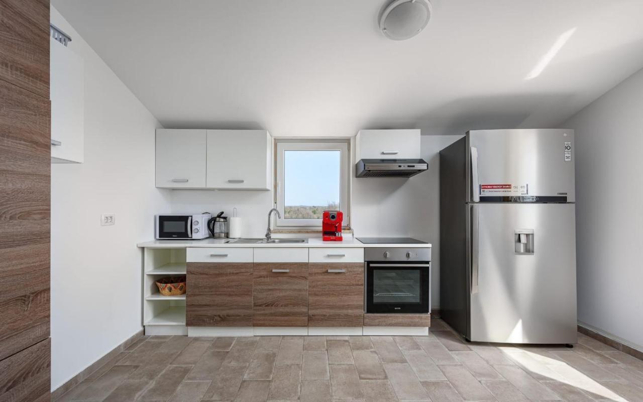 Apartments Valeria Divšići Eksteriør bilde