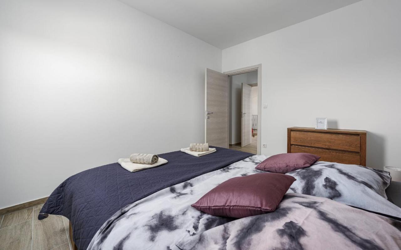 Apartments Valeria Divšići Eksteriør bilde