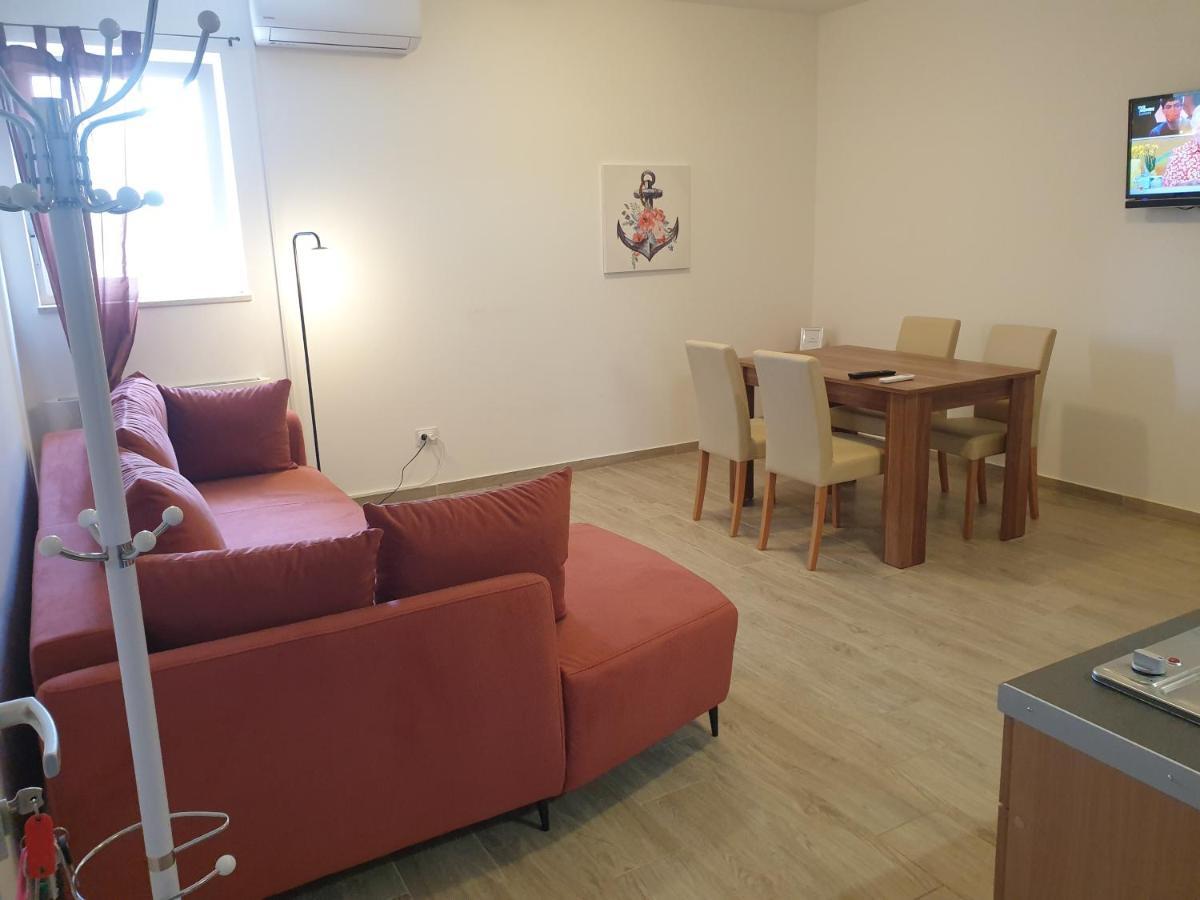 Apartments Valeria Divšići Eksteriør bilde