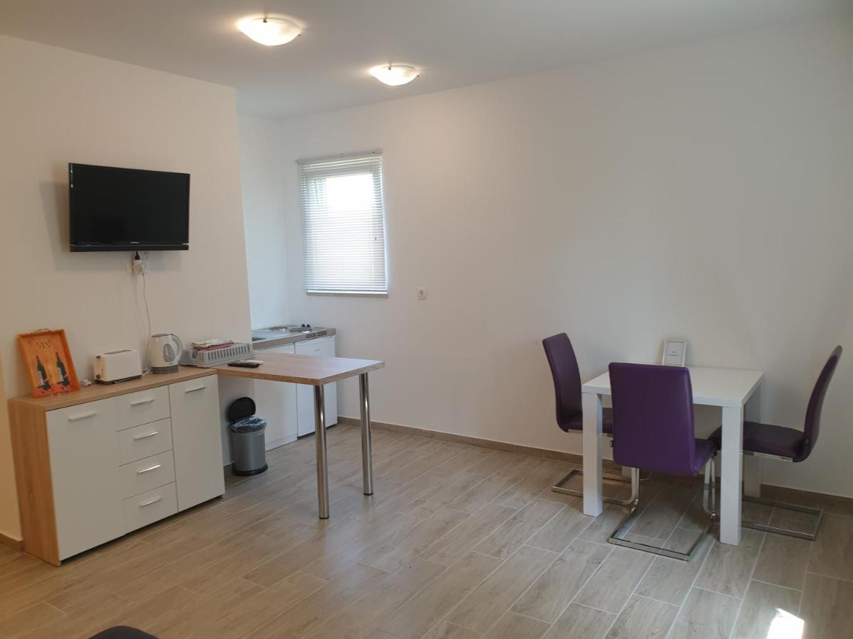 Apartments Valeria Divšići Eksteriør bilde